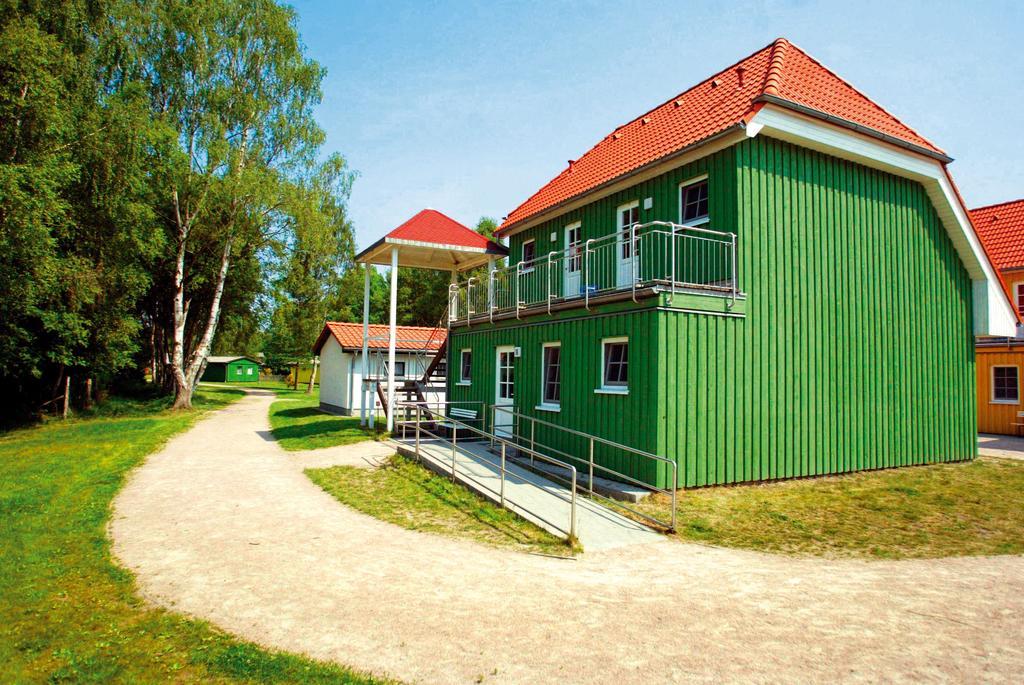Djh Jugendherberge Born-Ibenhorst Exterior photo