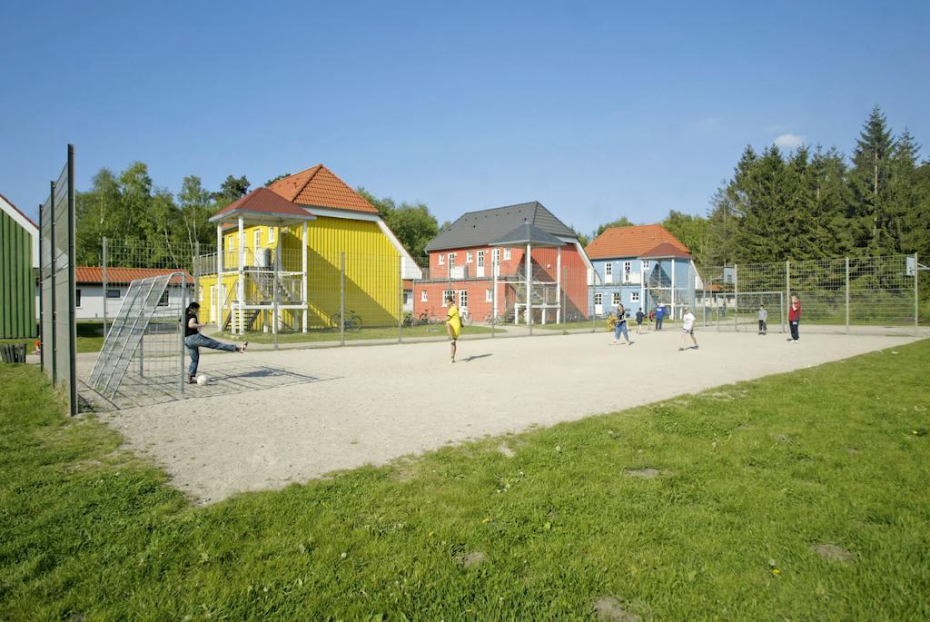Djh Jugendherberge Born-Ibenhorst Exterior photo