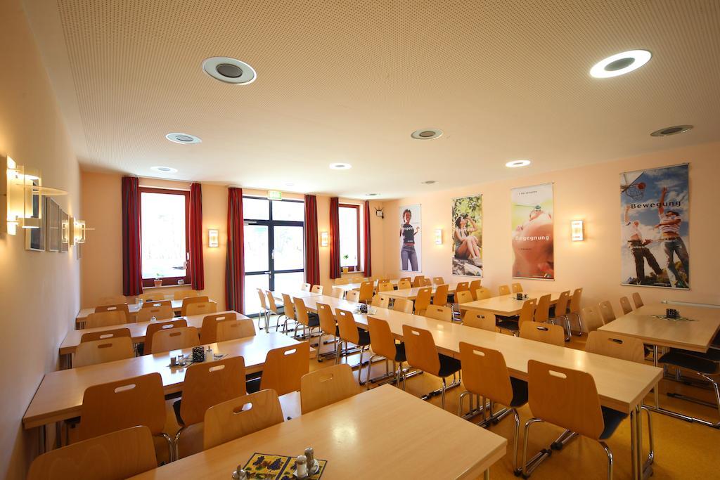 Djh Jugendherberge Born-Ibenhorst Exterior photo